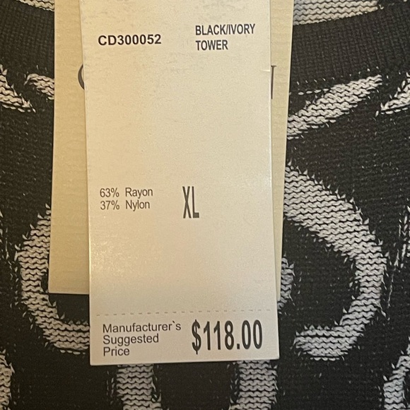 CARMEN MARC VALVO -Black and white pattern sweater dress. - Picture 9 of 11